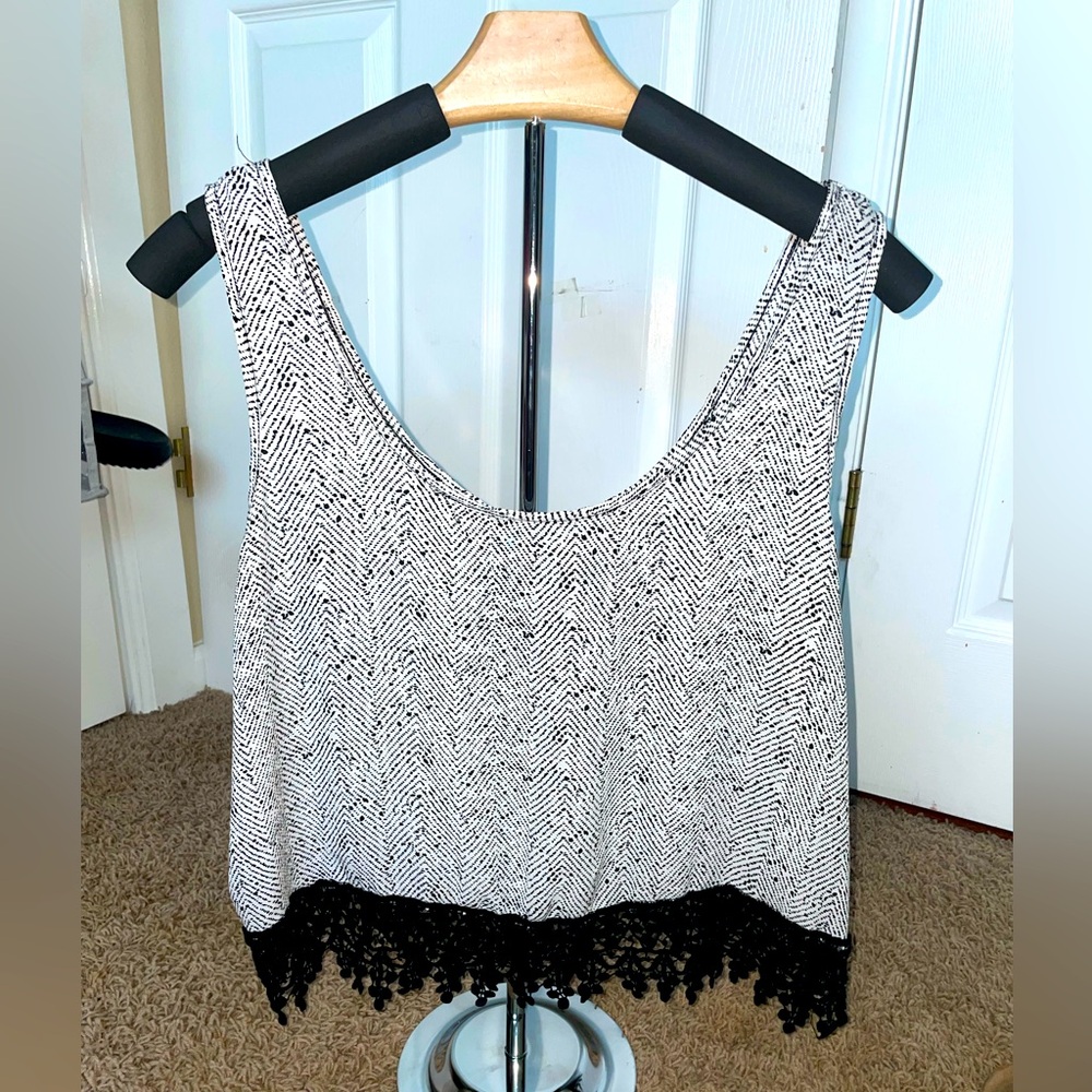Soprano cropped tank top. White with black design and lace fringe/hem. Size L